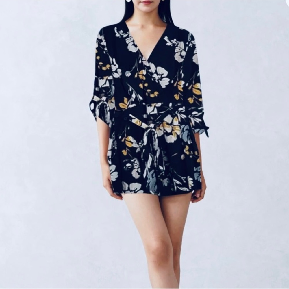 Yumi Kim Liz Floral Wrap Romper Size S